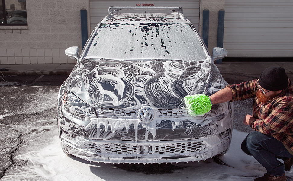 5 Reasons Car Enthusiasts Prefer Foam Wash Over Bucket Wash